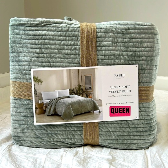 Fable Collection Other - Fable Collection Ultra Soft Velvet Quilt Queen Bed Coverlet Smokey Jade NEW NWT